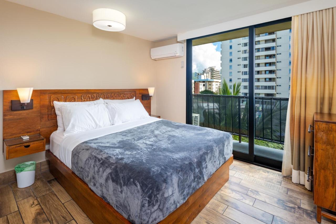 Gorgeous One Bedroom Bamboo Blocks From The Beach Honolulu Exteriér fotografie