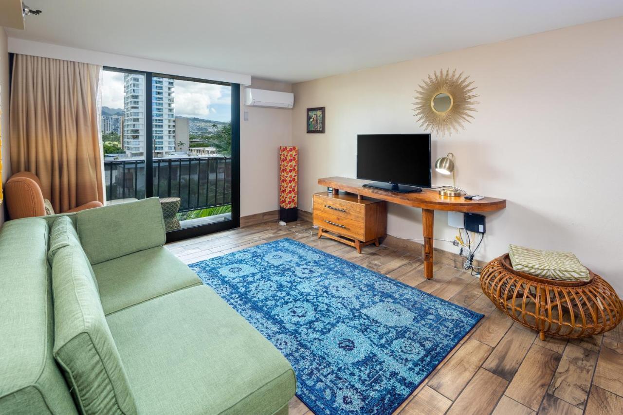 Gorgeous One Bedroom Bamboo Blocks From The Beach Honolulu Exteriér fotografie