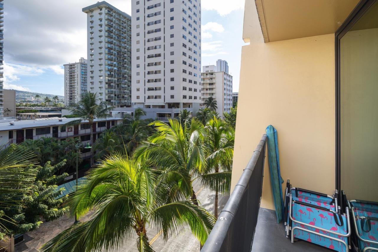Gorgeous One Bedroom Bamboo Blocks From The Beach Honolulu Exteriér fotografie