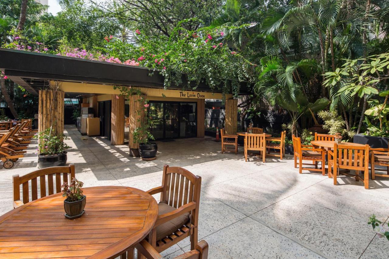 Gorgeous One Bedroom Bamboo Blocks From The Beach Honolulu Exteriér fotografie