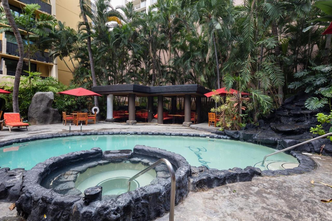 Gorgeous One Bedroom Bamboo Blocks From The Beach Honolulu Exteriér fotografie